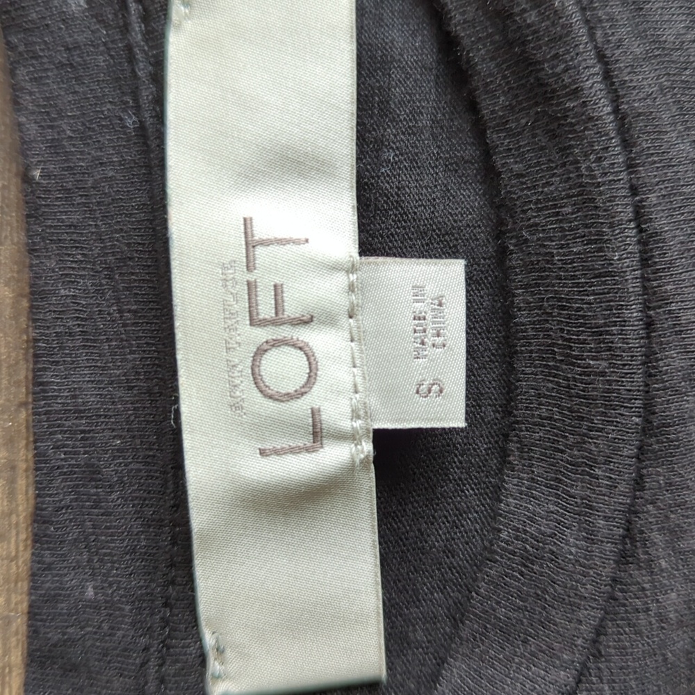 Ann Taylor Loft Eyelet Back Detail Sleeveless Top - Picture 4 of 13